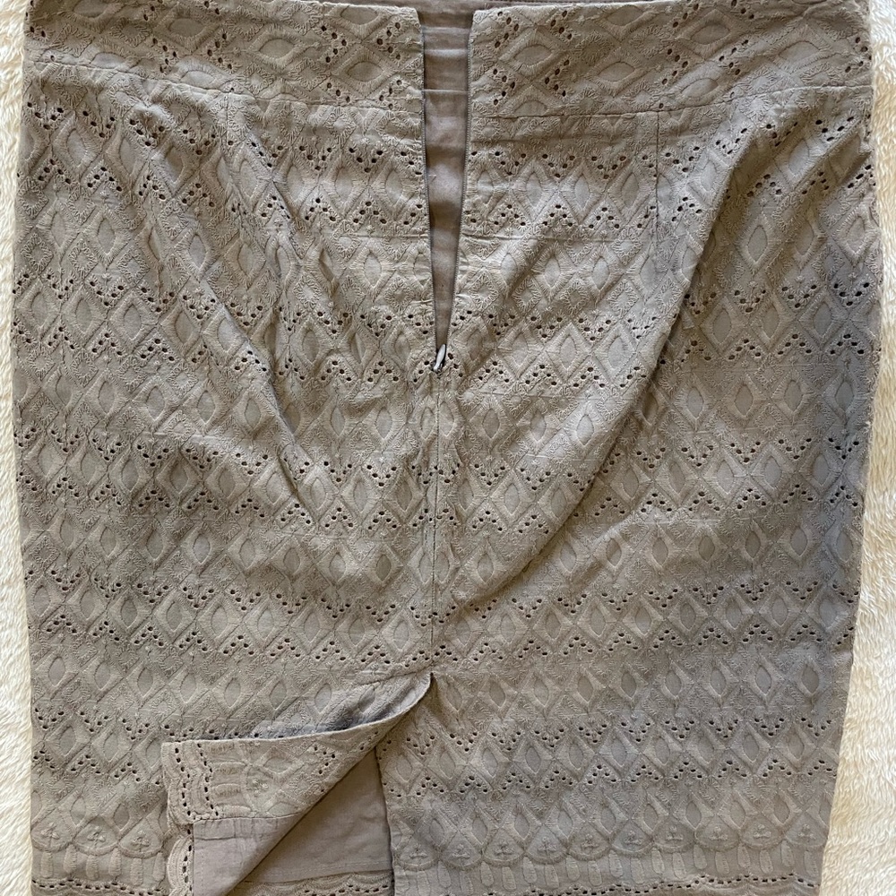 Ann Taylor Women’s Skirt size 6 - Picture 2 of 3